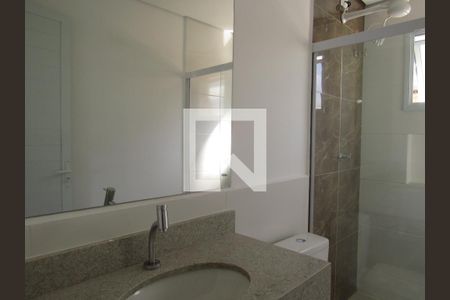Banheiro de kitnet/studio para alugar com 1 quarto, 29m² em Santa Maria, Osasco
