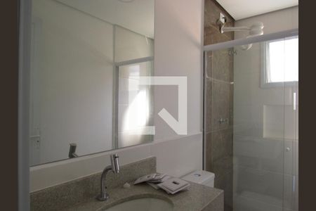 Banheiro de kitnet/studio para alugar com 1 quarto, 29m² em Santa Maria, Osasco