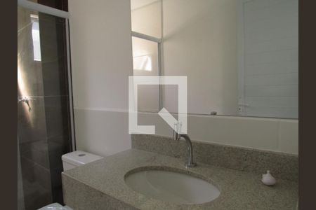 Banheiro de kitnet/studio para alugar com 1 quarto, 29m² em Santa Maria, Osasco