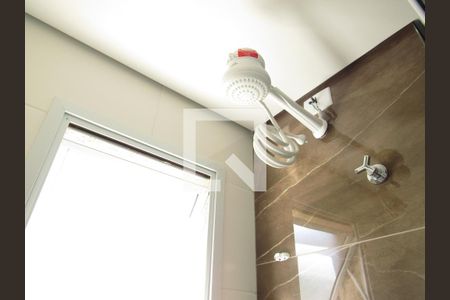 Banheiro de kitnet/studio para alugar com 1 quarto, 29m² em Santa Maria, Osasco