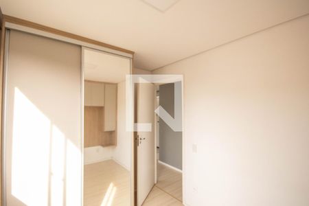 Quarto 2 de apartamento para alugar com 2 quartos, 39m² em Vila Santos, São Paulo