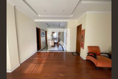 Sala de casa à venda com 4 quartos, 280m² em Jardim Trussardi, São Paulo