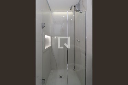 Banheiro da Suíte  de kitnet/studio à venda com 1 quarto, 28m² em Pinheiros, São Paulo