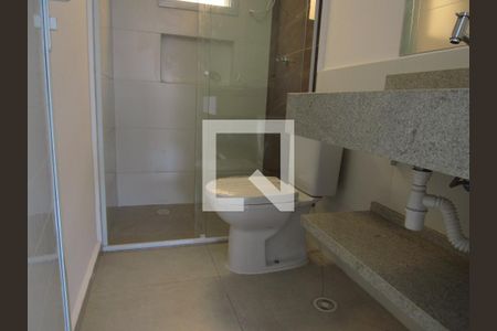 Banheiro de kitnet/studio para alugar com 1 quarto, 34m² em Santa Maria, Osasco