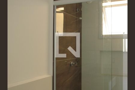 Banheiro de kitnet/studio para alugar com 1 quarto, 34m² em Santa Maria, Osasco