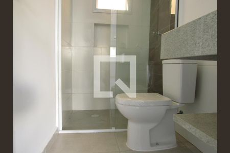 Banheiro de kitnet/studio para alugar com 1 quarto, 34m² em Santa Maria, Osasco