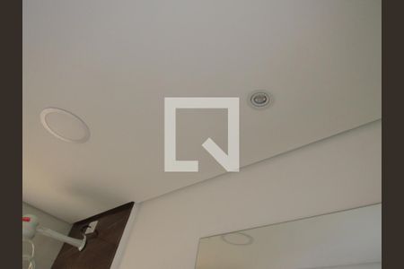 Banheiro de kitnet/studio para alugar com 1 quarto, 34m² em Santa Maria, Osasco