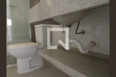 Banheiro de kitnet/studio para alugar com 1 quarto, 34m² em Santa Maria, Osasco