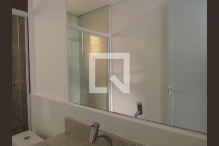 Banheiro de kitnet/studio para alugar com 1 quarto, 34m² em Santa Maria, Osasco