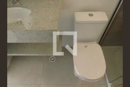 Banheiro de kitnet/studio para alugar com 1 quarto, 34m² em Santa Maria, Osasco