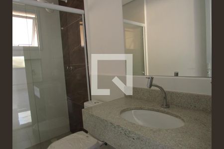 Banheiro de kitnet/studio para alugar com 1 quarto, 34m² em Santa Maria, Osasco