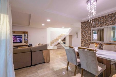 Sala de casa de condomínio à venda com 4 quartos, 270m² em Recreio dos Bandeirantes, Rio de Janeiro