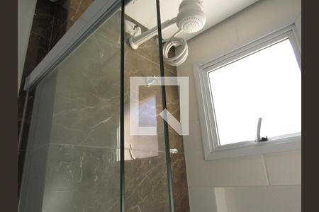 Banheiro de kitnet/studio para alugar com 1 quarto, 39m² em Santa Maria, Osasco