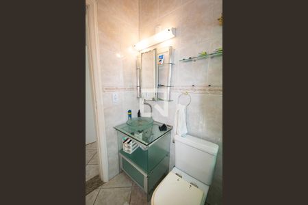 Banheiro da Suíte 4 de apartamento para alugar com 4 quartos, 350m² em Vila Caiçara, Praia Grande
