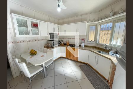 Casa à venda com 3 quartos, 226m² em Feitoria, São Leopoldo