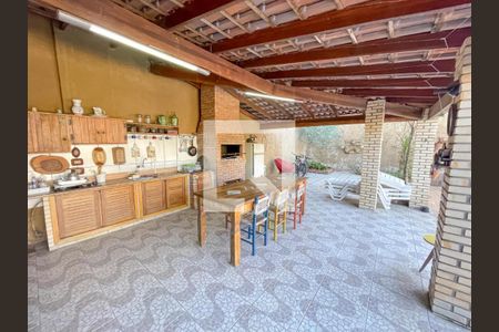 Casa à venda com 3 quartos, 226m² em Feitoria, São Leopoldo