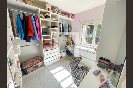 Casa à venda com 3 quartos, 226m² em Feitoria, São Leopoldo