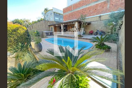 Casa à venda com 3 quartos, 226m² em Feitoria, São Leopoldo
