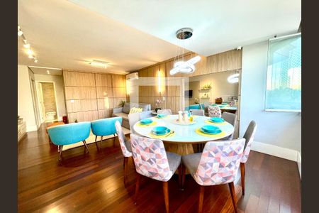 Sala de apartamento à venda com 3 quartos, 124m² em Pompeia, São Paulo