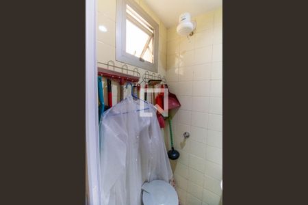 Banheiro de serviço de apartamento à venda com 2 quartos, 70m² em Icaraí, Niterói