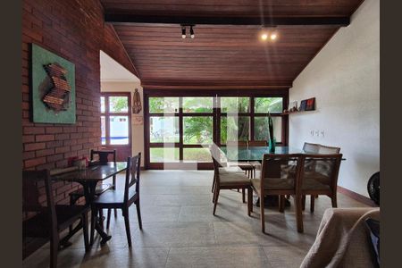 Sala de casa à venda com 4 quartos, 453m² em Barra da Tijuca, Rio de Janeiro