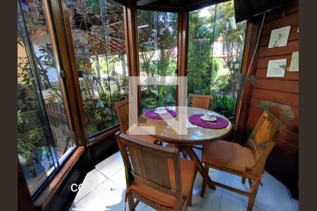 Casa à venda com 4 quartos, 319m² em Pendotiba, Niterói