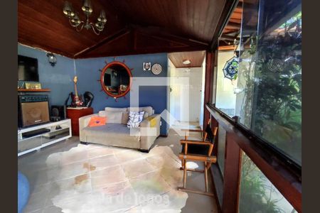 Casa à venda com 4 quartos, 319m² em Pendotiba, Niterói