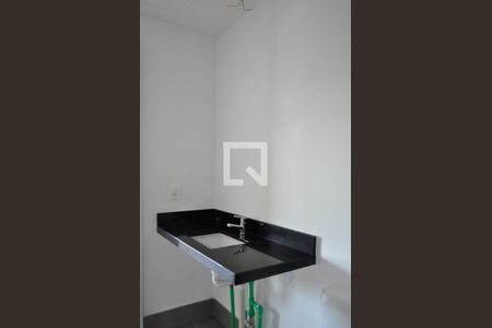 Banheiro de kitnet/studio para alugar com 1 quarto, 35m² em Teresópolis, Porto Alegre