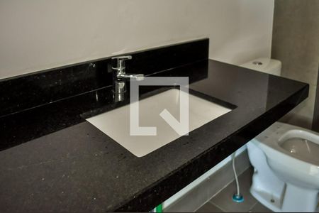 Banheiro de kitnet/studio para alugar com 1 quarto, 35m² em Teresópolis, Porto Alegre