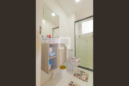 Banheiro de apartamento à venda com 2 quartos, 48m² em Olaria, Canoas