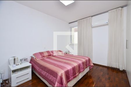 Suíte de casa à venda com 5 quartos, 360m² em Cidade Nova, Belo Horizonte