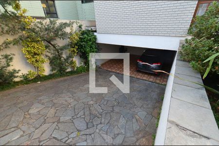 Garagem de casa à venda com 5 quartos, 360m² em Cidade Nova, Belo Horizonte