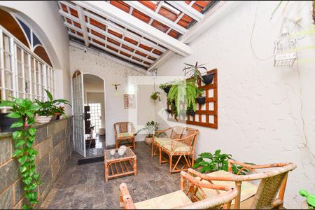 Varanda de casa à venda com 5 quartos, 360m² em Cidade Nova, Belo Horizonte