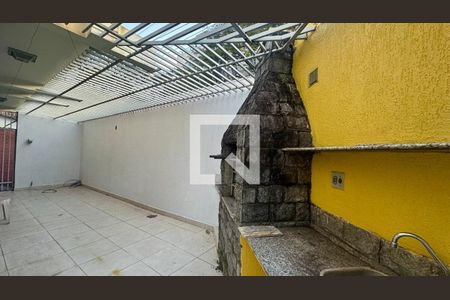 Lateral da casa de casa à venda com 4 quartos, 321m² em Serra, Belo Horizonte