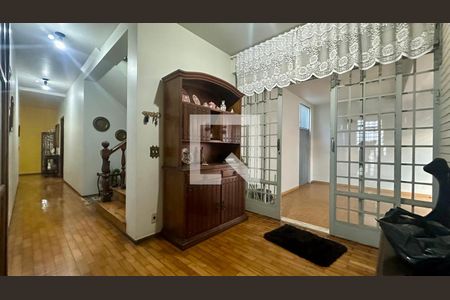 Corredor de casa à venda com 4 quartos, 321m² em Serra, Belo Horizonte
