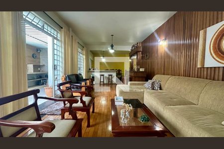 Sala de casa à venda com 4 quartos, 321m² em Serra, Belo Horizonte