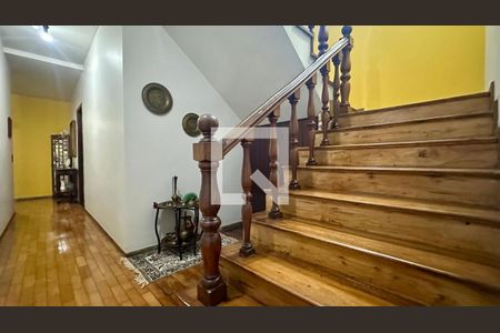 Escadas de casa à venda com 4 quartos, 321m² em Serra, Belo Horizonte