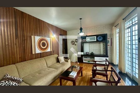 Sala de casa à venda com 4 quartos, 321m² em Serra, Belo Horizonte