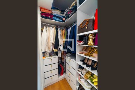 Closet da Suíte de apartamento à venda com 2 quartos, 68m² em Jardim Prudência, São Paulo
