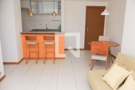 Sala de apartamento para alugar com 1 quarto, 42m² em Stiep, Salvador
