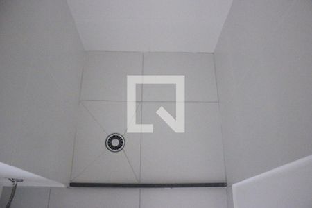 Banheiro de apartamento para alugar com 2 quartos, 32m² em Parque Novo Mundo, São Paulo