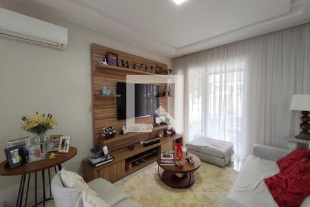 Sala de TV de casa de condomínio à venda com 4 quartos, 384m² em Swiss Park, Campinas