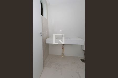 Banheiro suíte 2 de apartamento à venda com 2 quartos, 70m² em Funcionários, Belo Horizonte