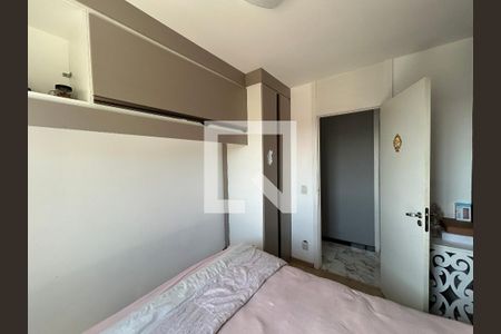 Quarto de apartamento para alugar com 2 quartos, 52m² em Marechal Hermes, Rio de Janeiro