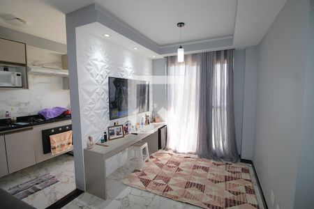 Sala de apartamento para alugar com 2 quartos, 52m² em Marechal Hermes, Rio de Janeiro