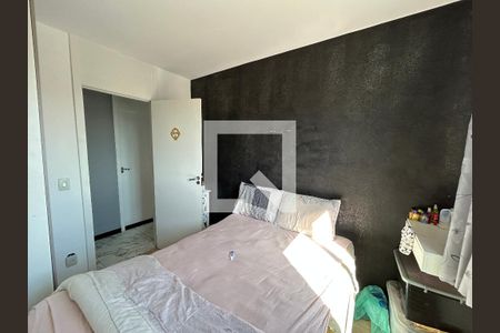 Quarto de apartamento para alugar com 2 quartos, 52m² em Marechal Hermes, Rio de Janeiro