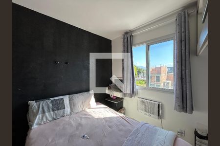 Quarto de apartamento para alugar com 2 quartos, 52m² em Marechal Hermes, Rio de Janeiro