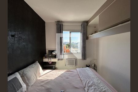 Quarto de apartamento para alugar com 2 quartos, 52m² em Marechal Hermes, Rio de Janeiro