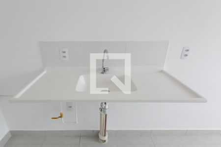 Sala/Cozinha de apartamento para alugar com 2 quartos, 32m² em Vila Carmosina, São Paulo