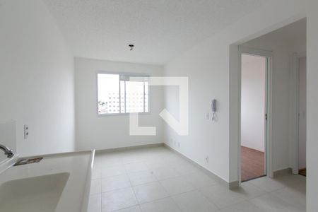 Sala de apartamento para alugar com 2 quartos, 32m² em Vila Carmosina, São Paulo